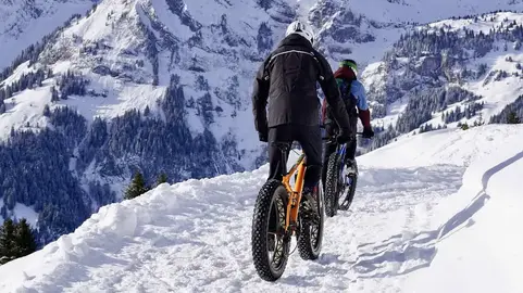 Bike Biking Bicicletta Paesaggio Neve Generico Ciclismo Ciclisti Bike Biking Bicicletta Paesaggio Neve Generico Ciclismo Ciclisti<br />Vietata la riproduzione, per maggiori info contattare la direzione a info@trekkinglife.it